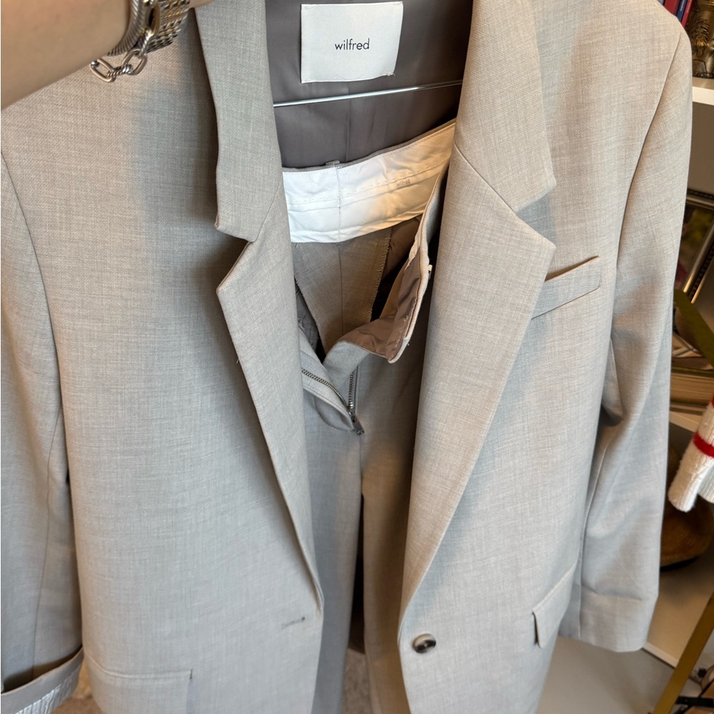 Aritzia blazer and pants Light grey - Picture 4 of 16